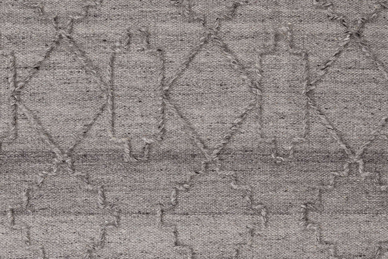 Handcrafted Hand Woven Rug – A Perfect Balance of Style and Comfort 9 Handcrafted Hand Woven Rug – A Perfect Balance of Style and Comfort - Image 4