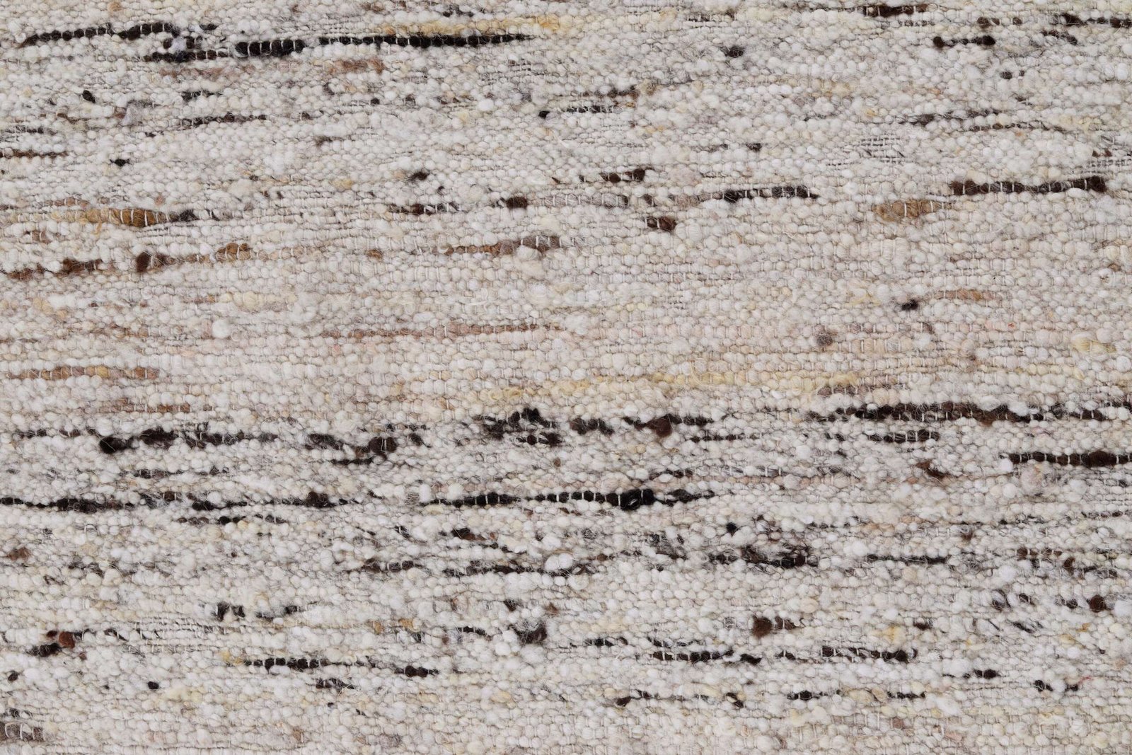 Handwoven Rug – The Perfect Choice for Classic Elegance 9 Handwoven Rug – The Perfect Choice for Classic Elegance - Image 4